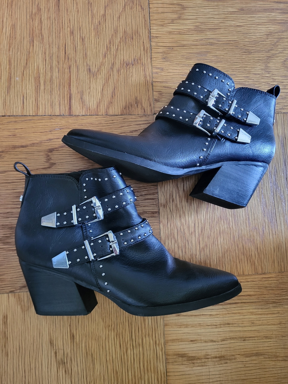 Dolce Vita Black Leather Ankle Booties